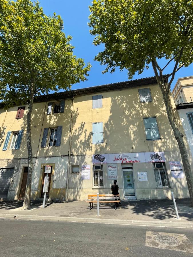 Spacieux Duplex Central Avec Terrasse Tropezienne Salon-de-Provence Exterior photo